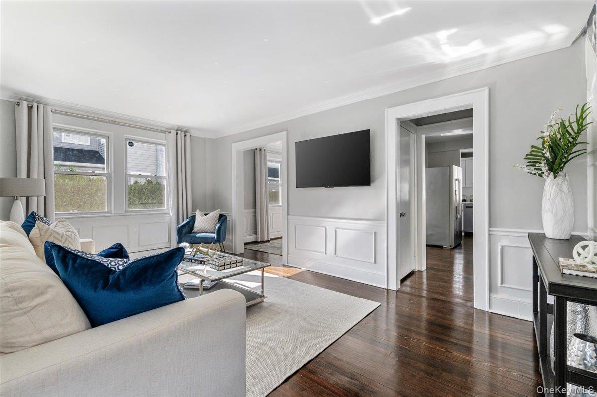 Port Washington, New York 11050, United States, 3 Bedrooms Bedrooms, ,1 BathroomBathrooms,Residential,Active,160813