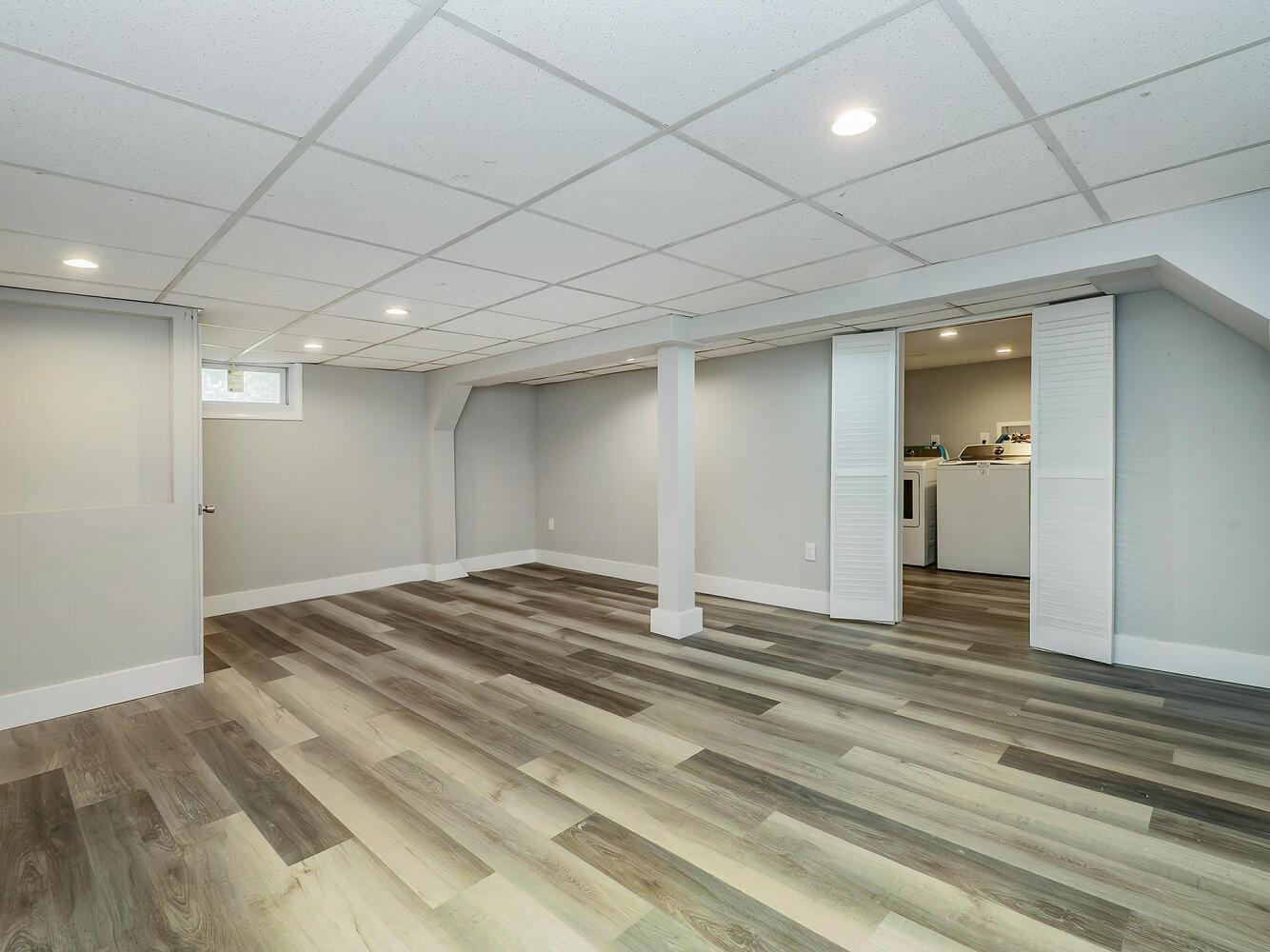 Port Washington, New York 11050, United States, 3 Bedrooms Bedrooms, ,1 BathroomBathrooms,Residential,Active,160813