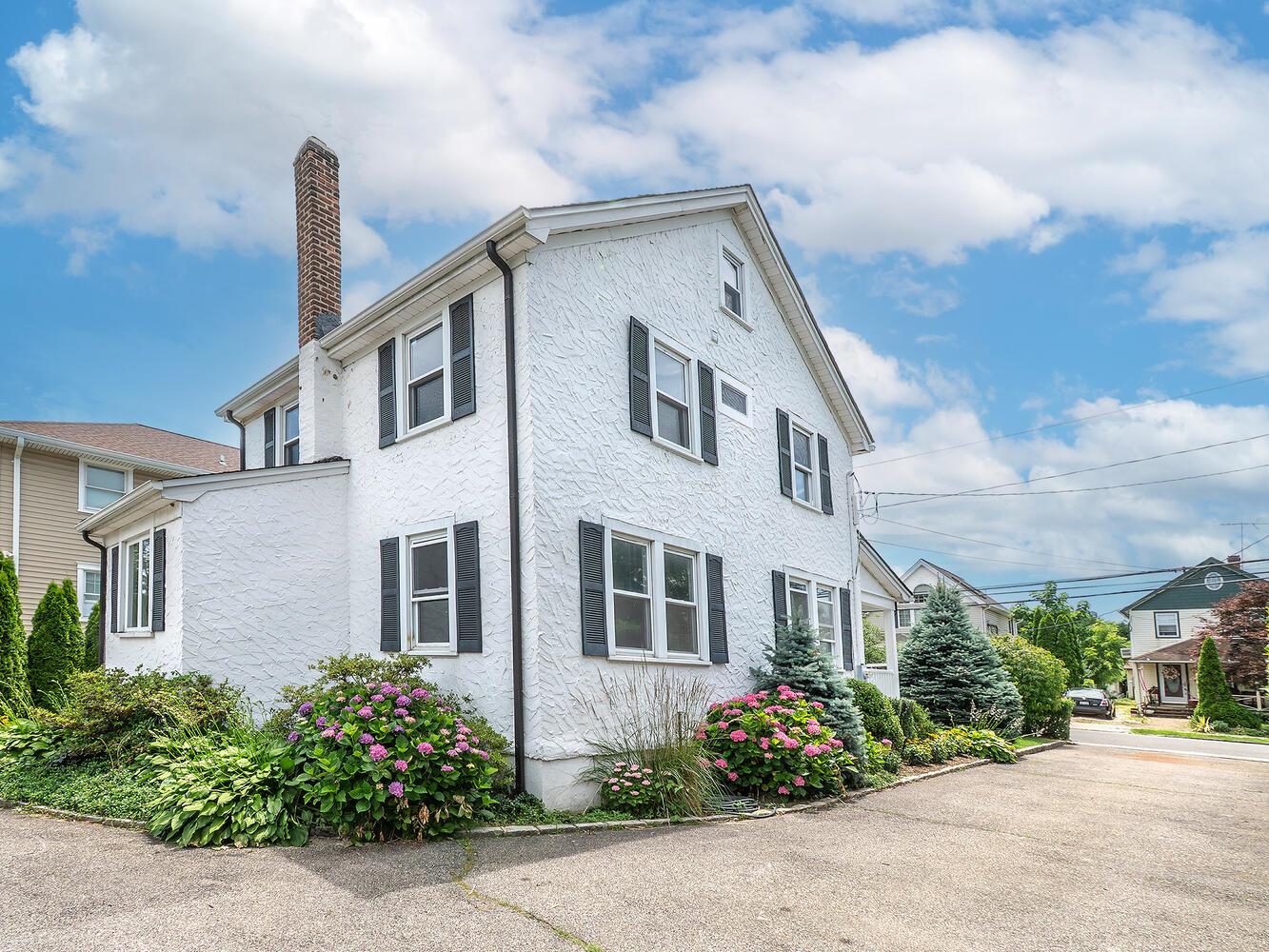 Port Washington, New York 11050, United States, 3 Bedrooms Bedrooms, ,1 BathroomBathrooms,Residential,Active,160813