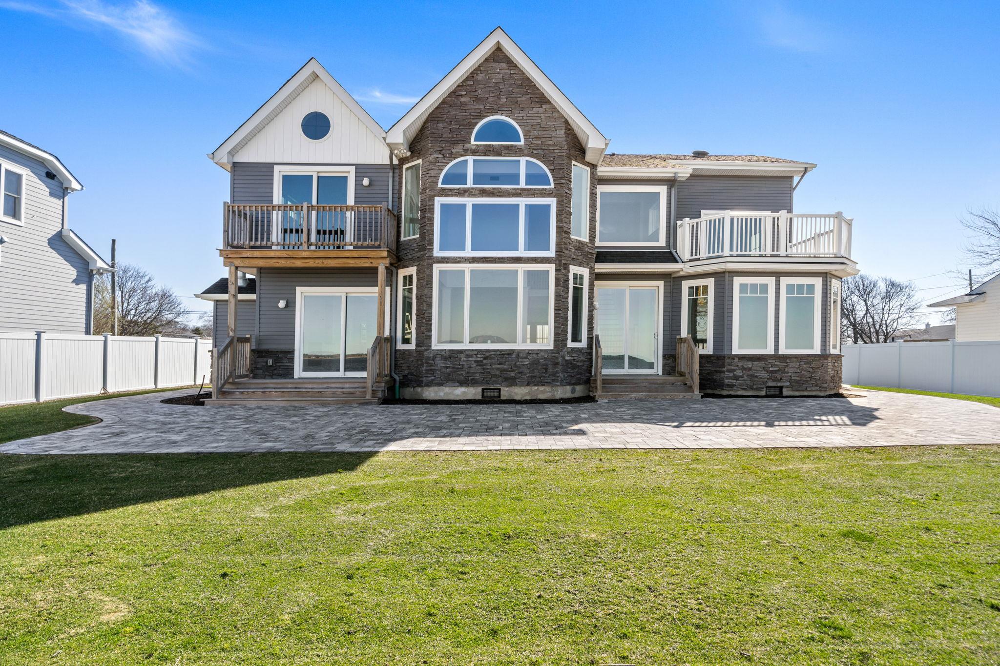 72 Grandview Drive, Shirley, New York image 10