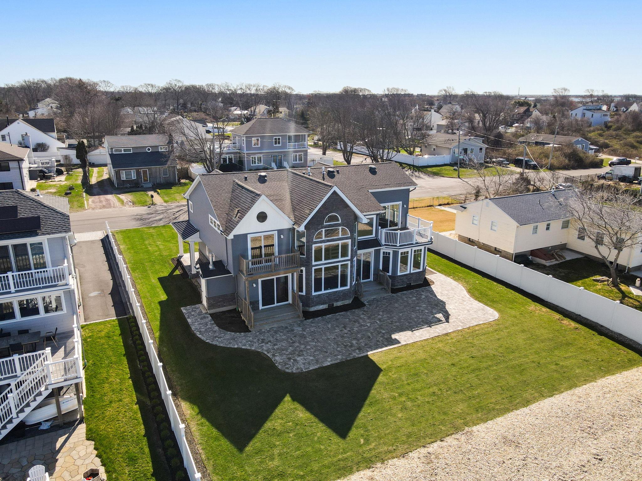 72 Grandview Drive, Shirley, New York image 4