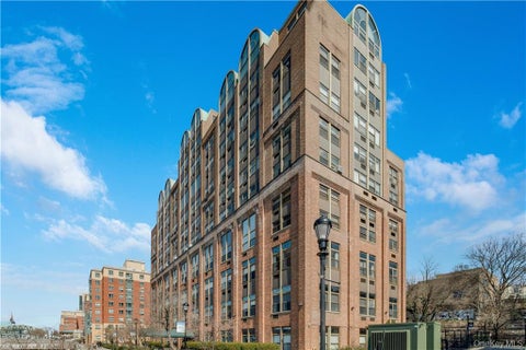 Condo For Sale - 23 Water Grant Street #8I<br/> Yonkers, NY 10701
