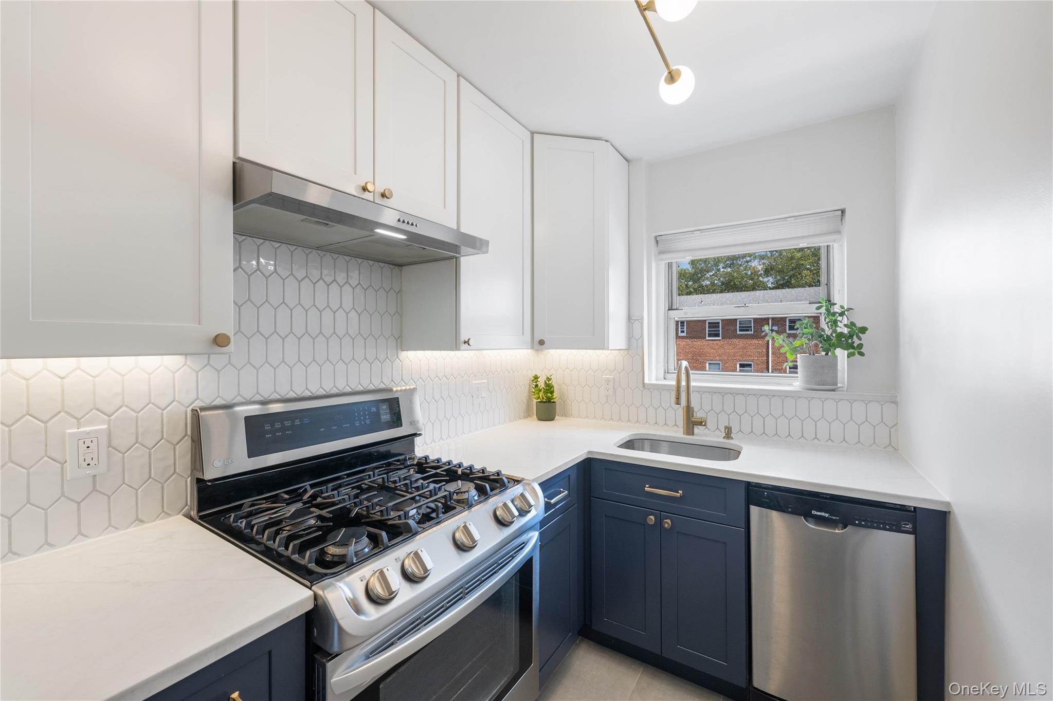 183 Drake Avenue 1K