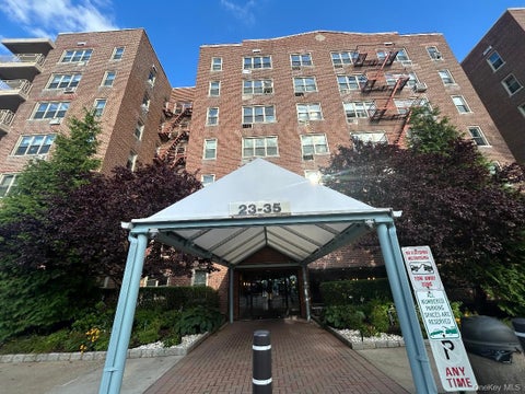 Homes For Sale - 23-35 Bell Boulevard #3H<br/> Queens County, Bayside, NY 11360