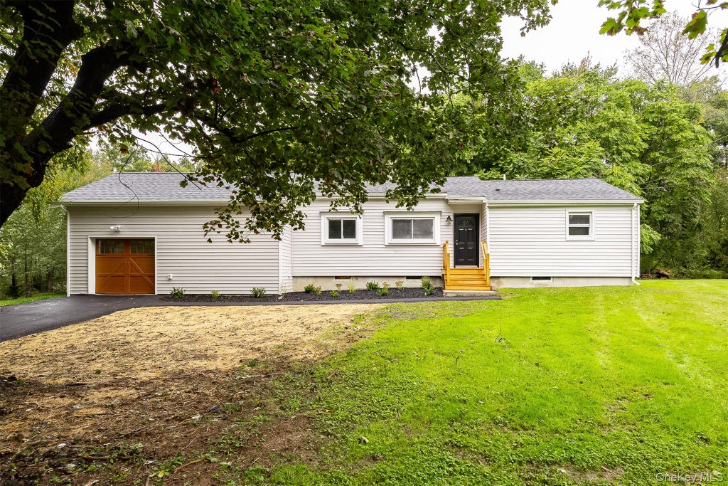 Photo of 15 Balsam Road, Hyde Park, NY 12538 (MLS # 1056453)