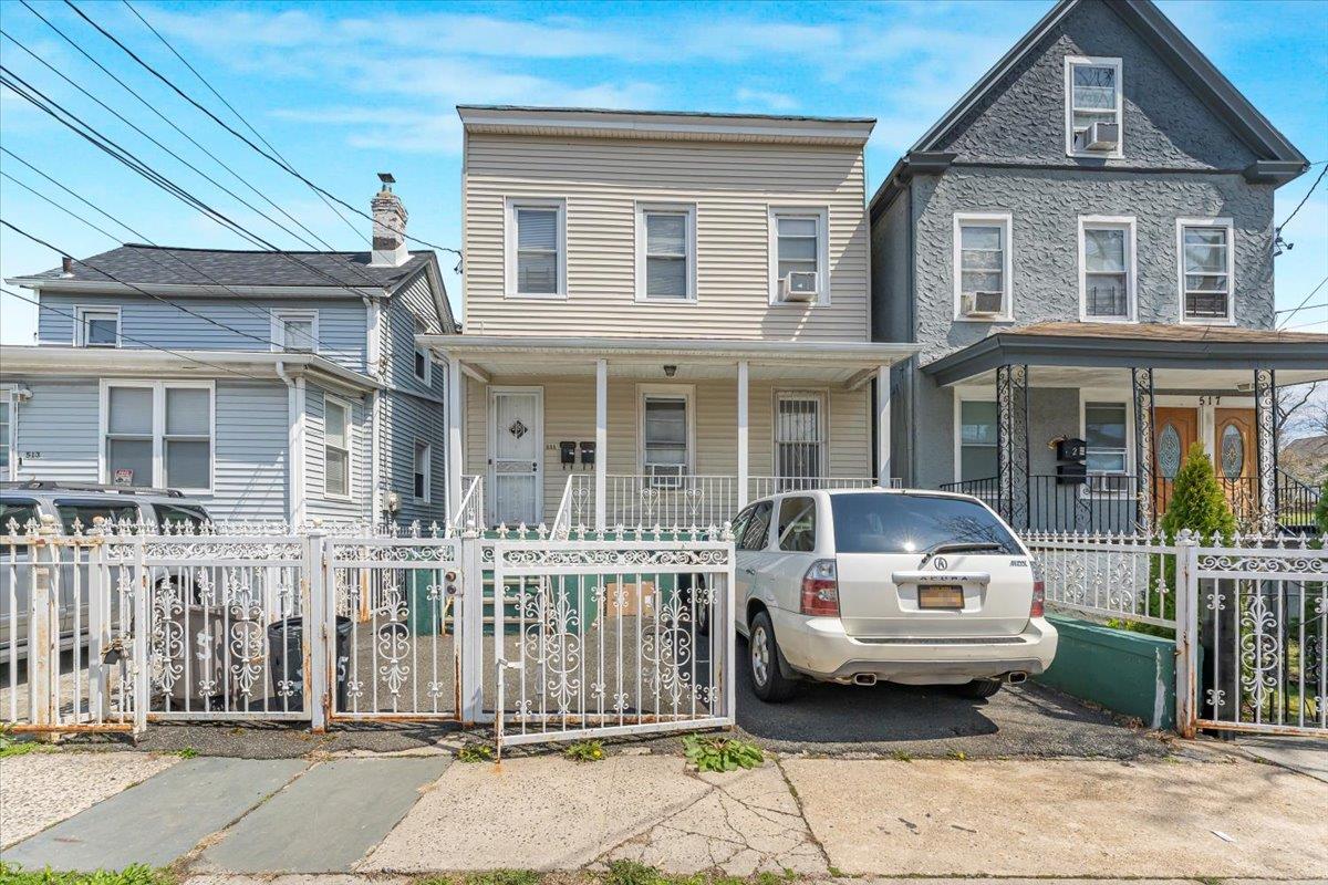 S 9th Avenue, Mount Vernon, New York - 5 Bedrooms  
2 Bathrooms  
9 Rooms - 