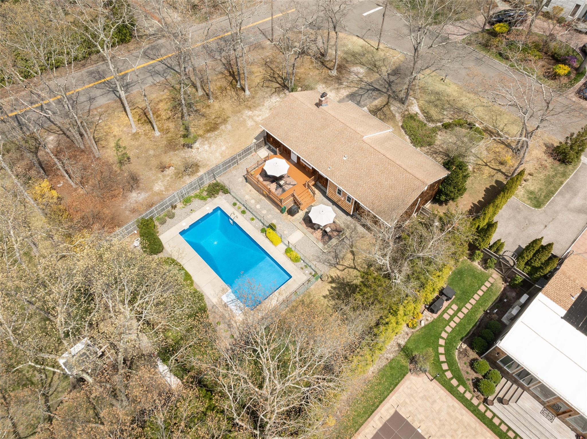 16 Middle Road, Hampton Bays, New York image 6