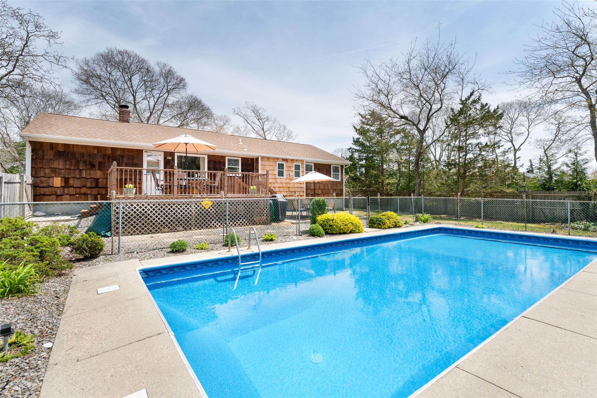16 Middle Road, Hampton Bays, New York image 3