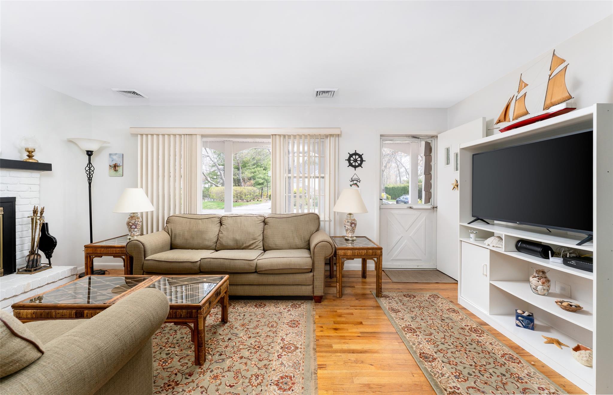16 Middle Road, Hampton Bays, New York image 7