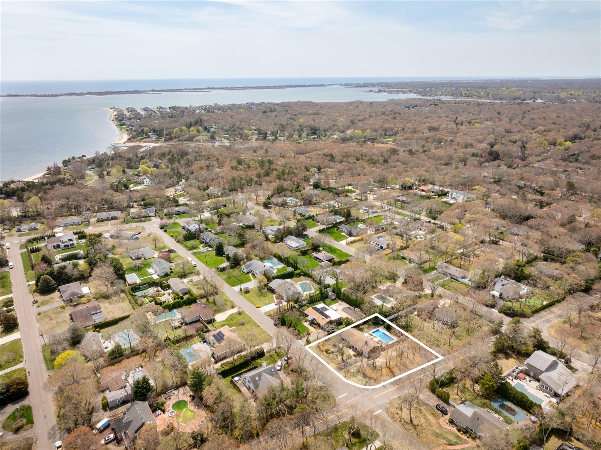 16 Middle Road, Hampton Bays, New York image 35
