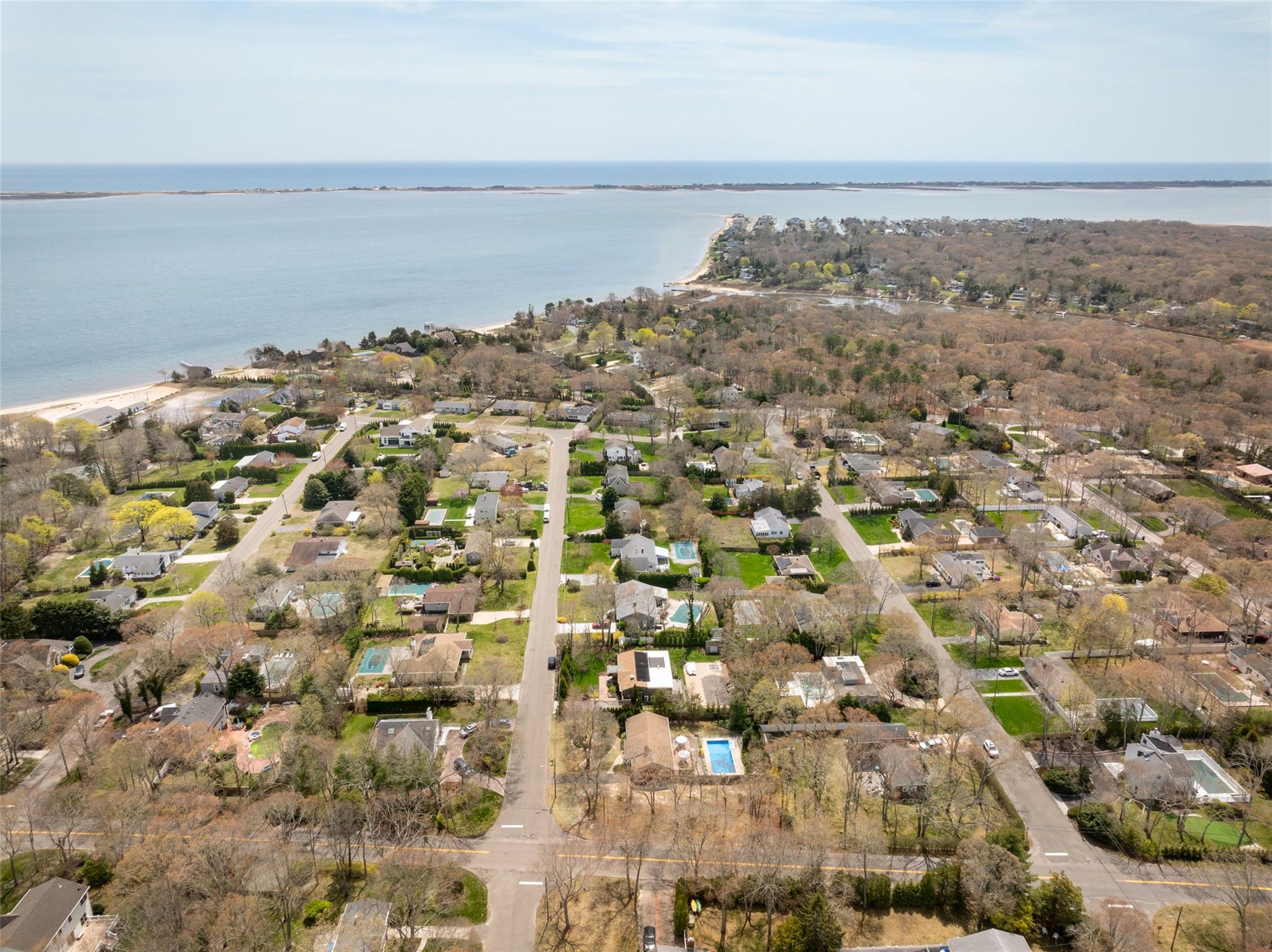 16 Middle Road, Hampton Bays, New York image 34