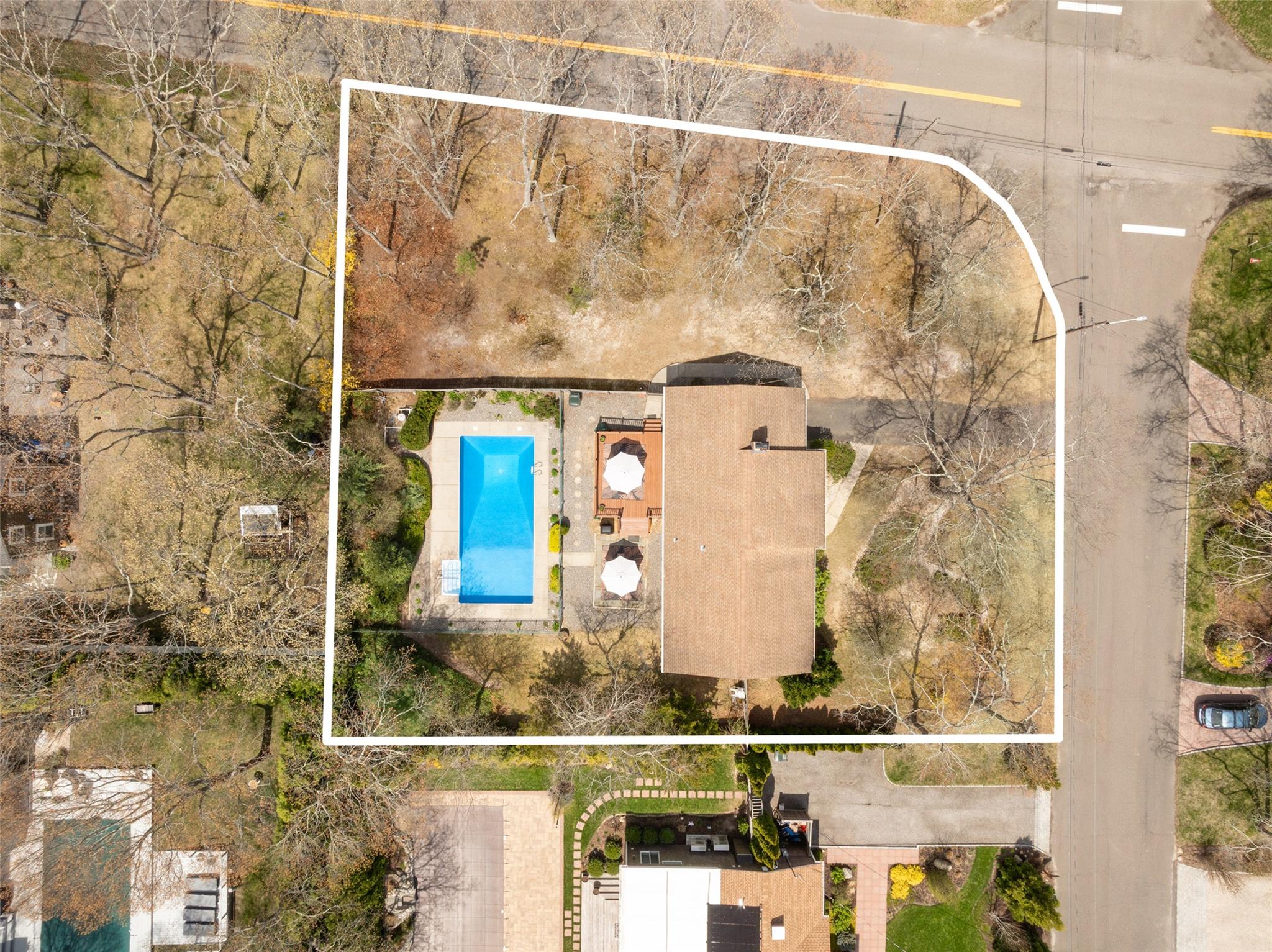 16 Middle Road, Hampton Bays, New York image 5