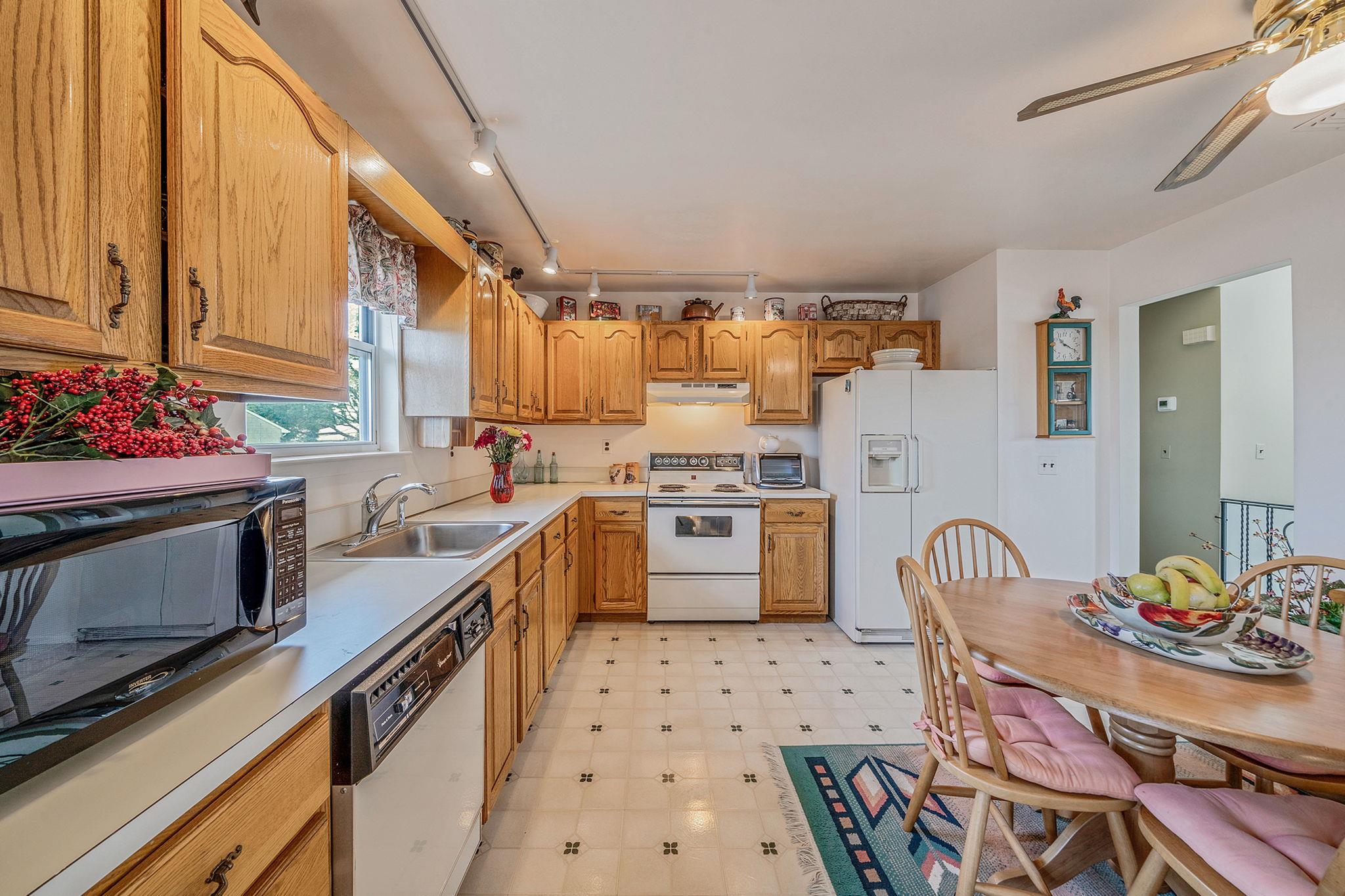 41 Lafayette Avenue, Bethpage, New York image 7