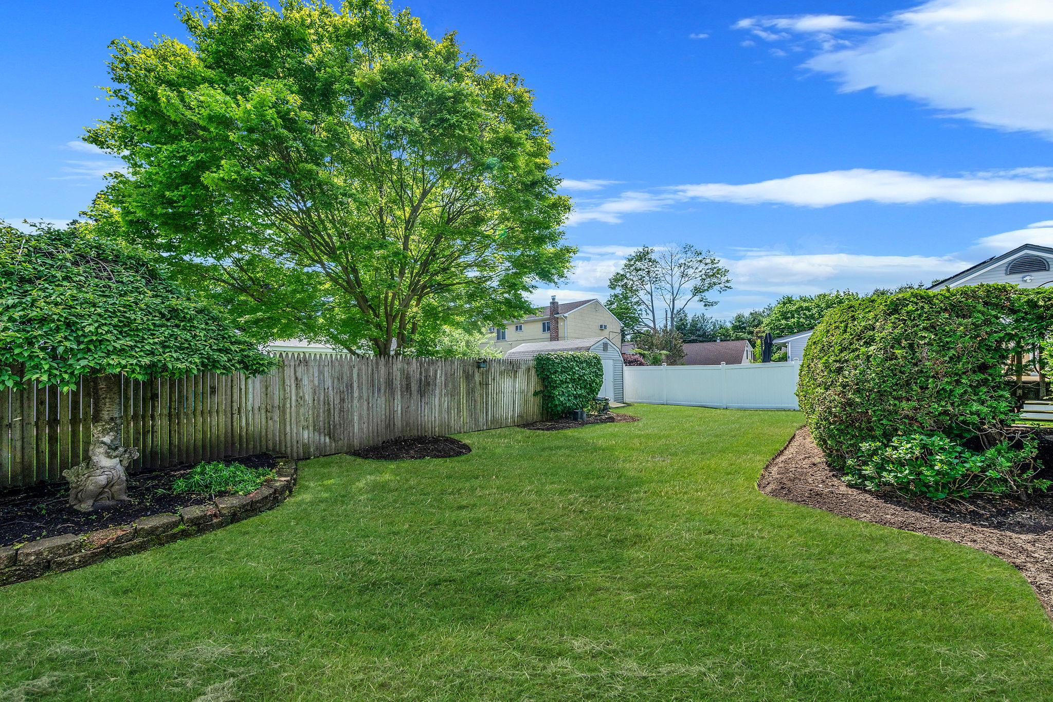 41 Lafayette Avenue, Bethpage, New York image 21