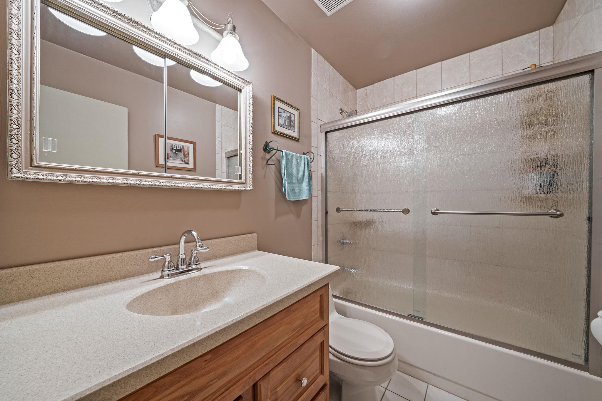41 Lafayette Avenue, Bethpage, New York image 13