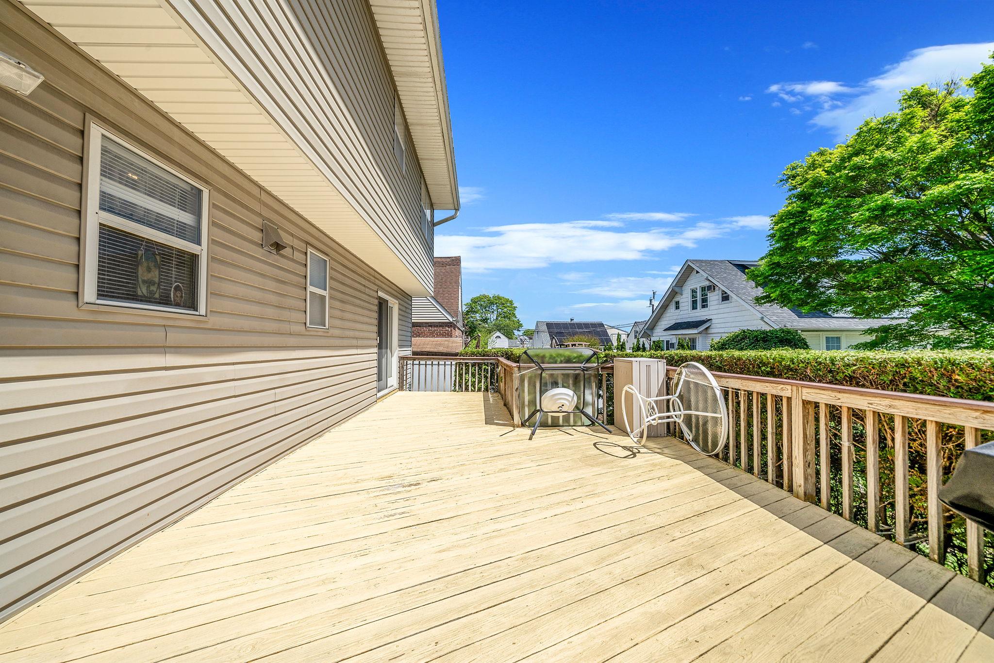 41 Lafayette Avenue, Bethpage, New York image 19