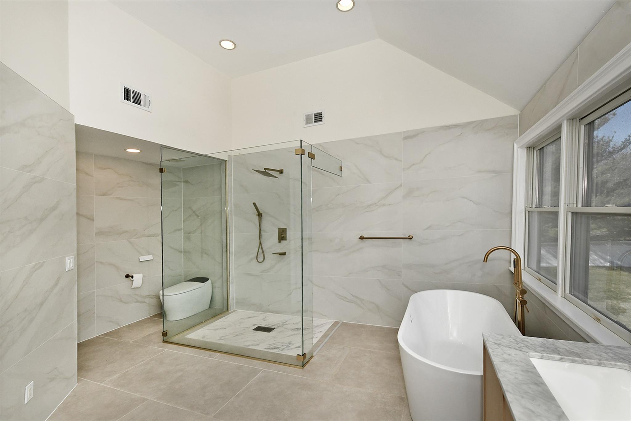 2 Honey Locust Court, Dix Hills, New York image 22