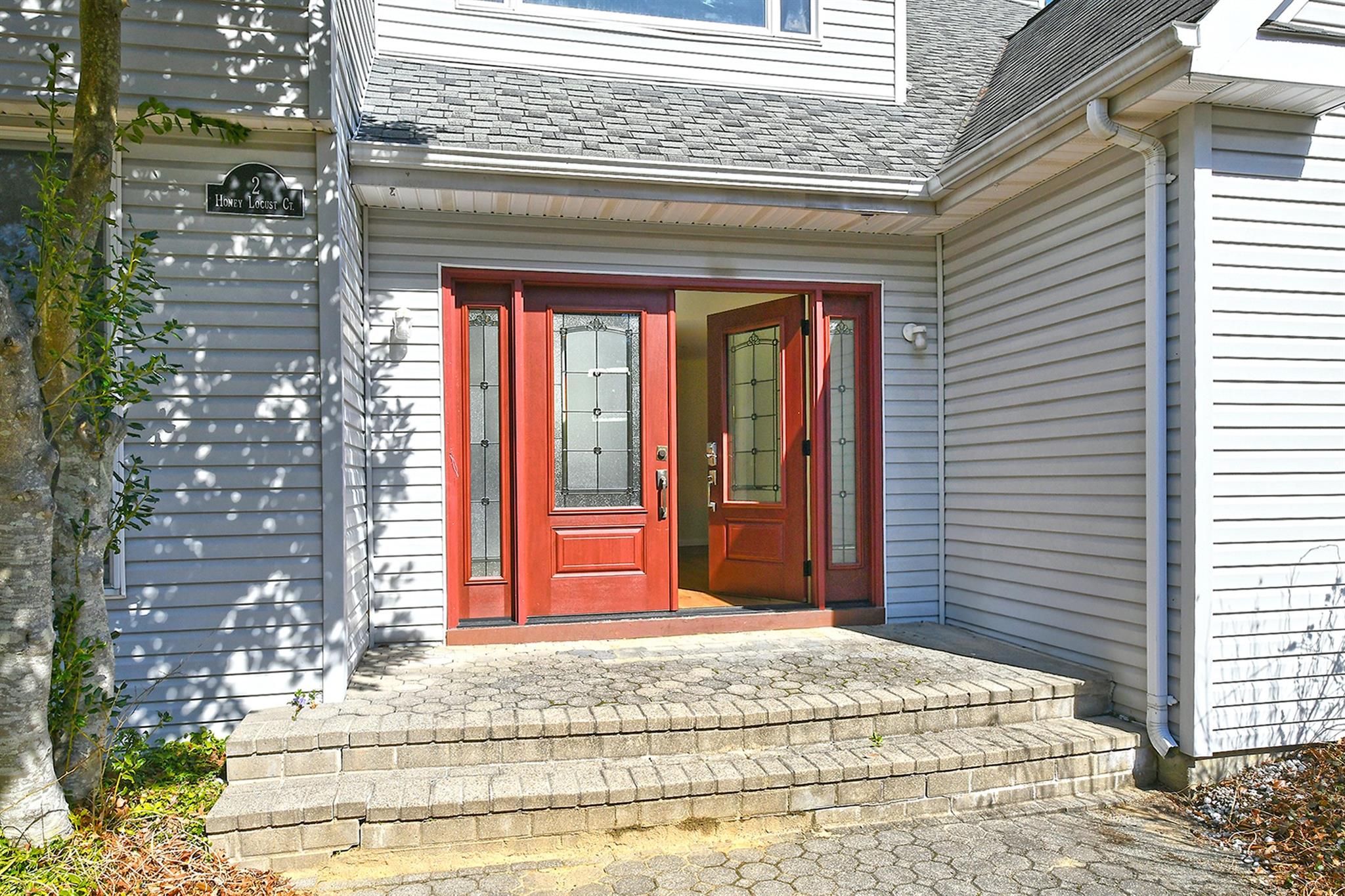 2 Honey Locust Court, Dix Hills, New York image 3