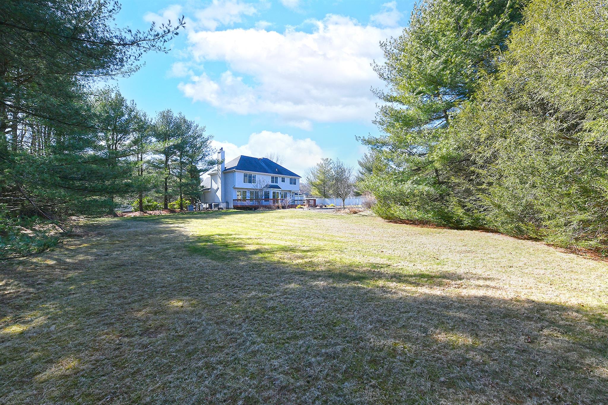 2 Honey Locust Court, Dix Hills, New York image 33