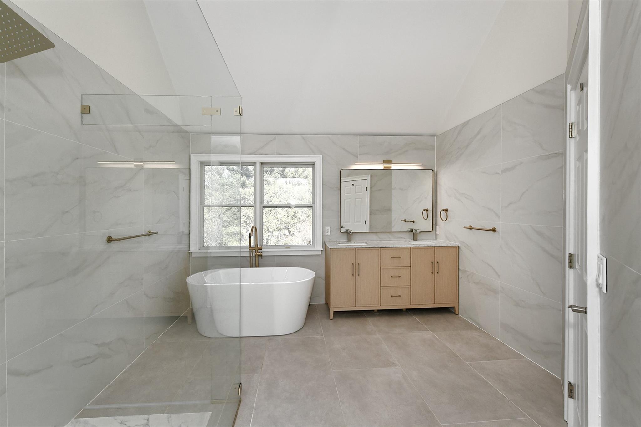 2 Honey Locust Court, Dix Hills, New York image 21