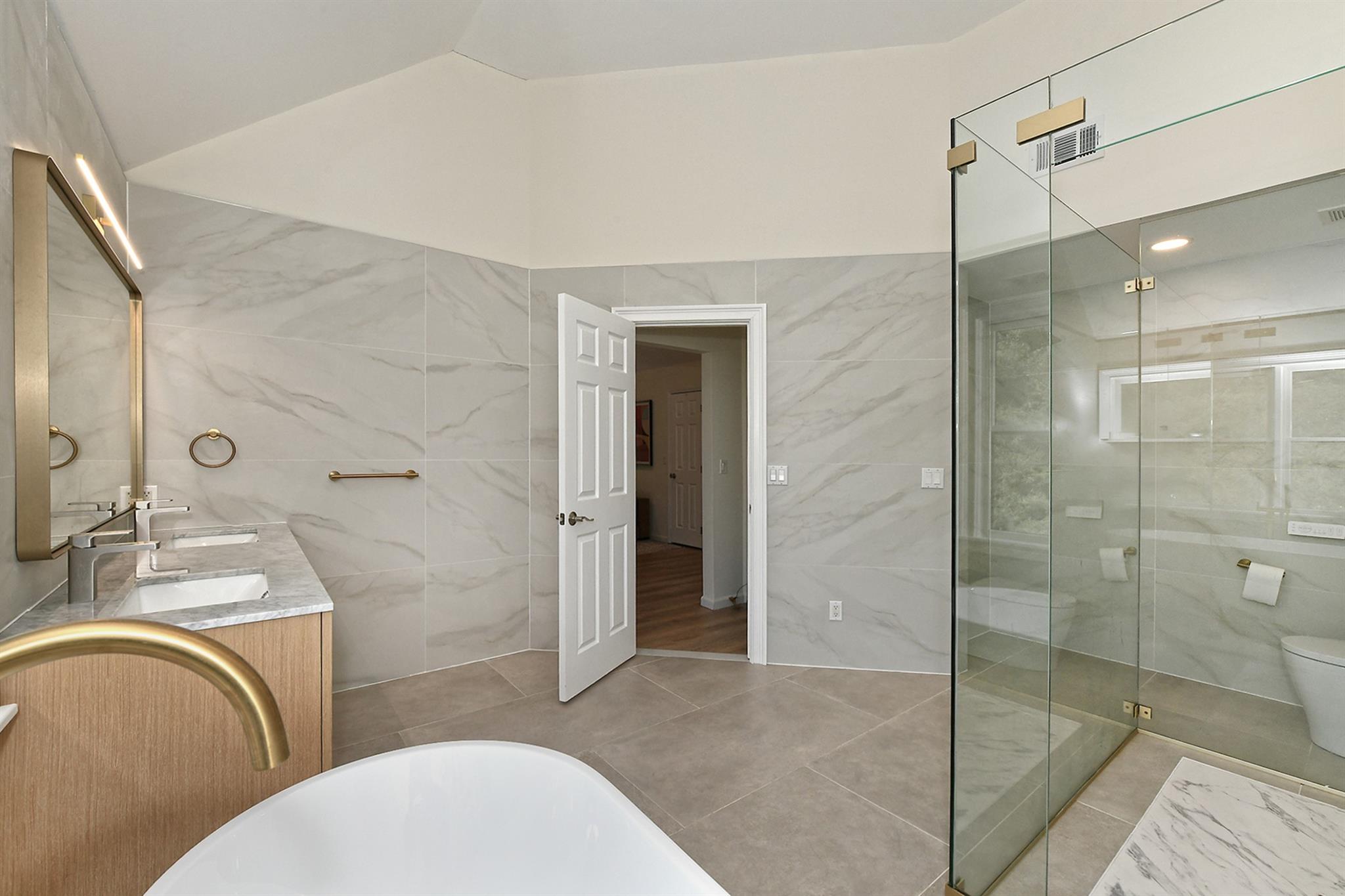 2 Honey Locust Court, Dix Hills, New York image 23