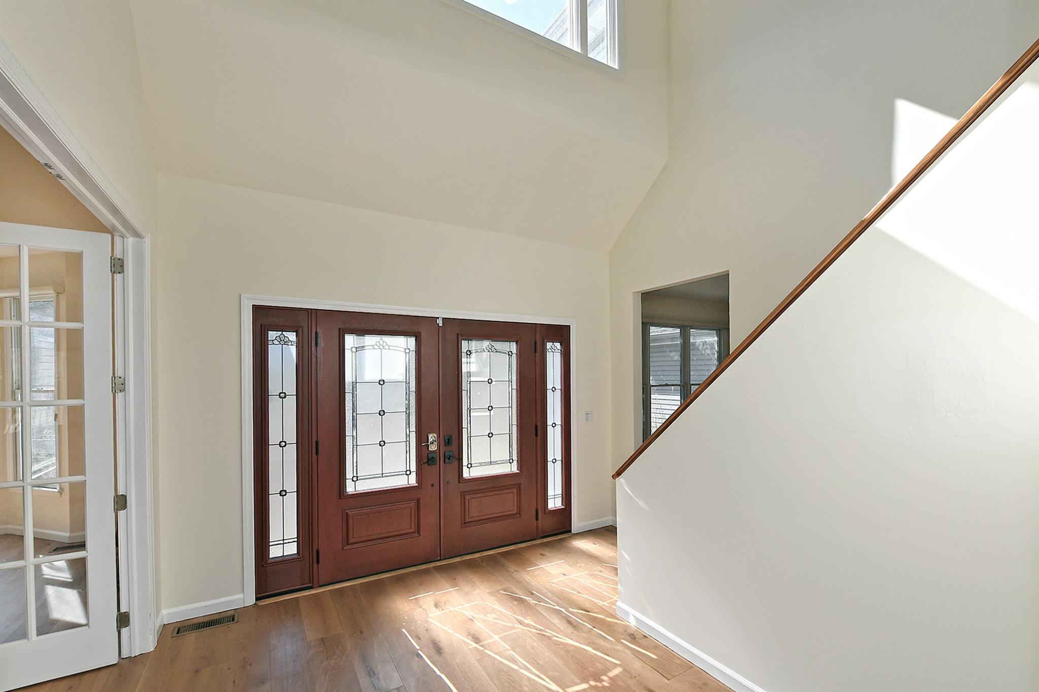 2 Honey Locust Court, Dix Hills, New York image 4