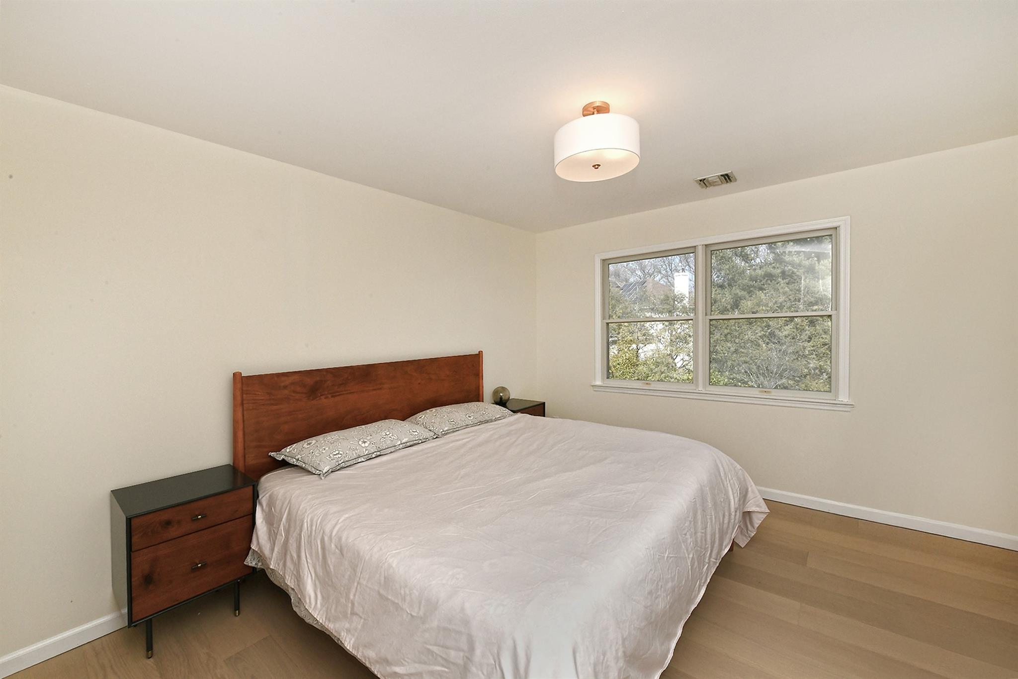 2 Honey Locust Court, Dix Hills, New York image 25