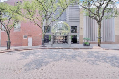 530 E 76th Street 34/35 New York (Manhattan) NY 10021