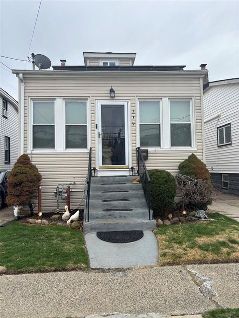 230 E New York Avenue, Valley Stream, NY 11580 - MLS#: 817734