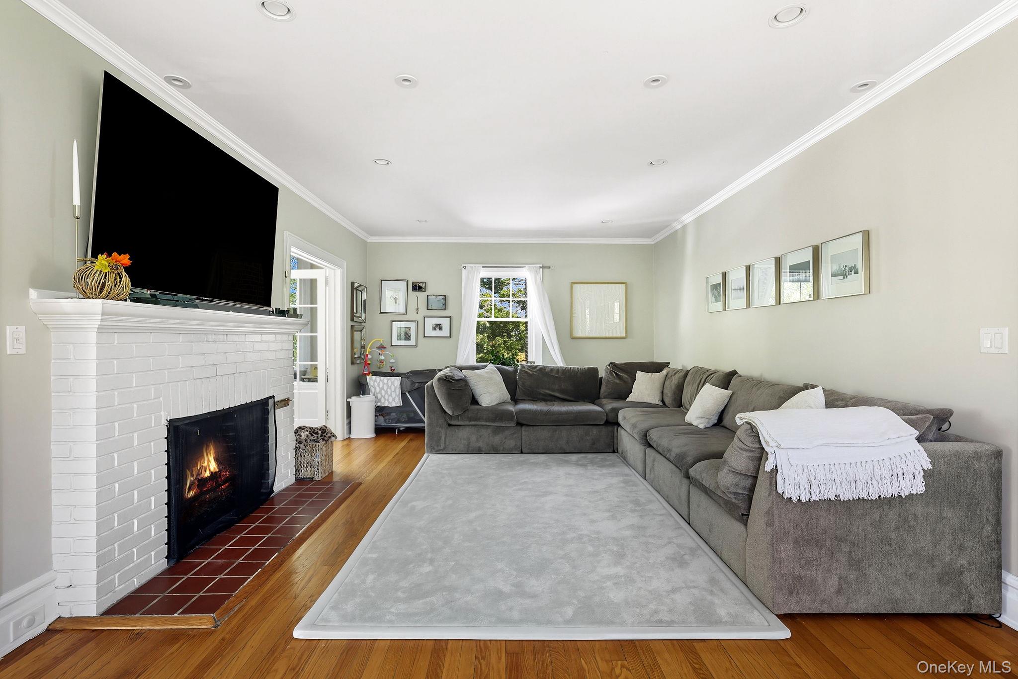 White Plains, New York 10603, United States, 5 Bedrooms Bedrooms, ,3 BathroomsBathrooms,Residential,Active,215470