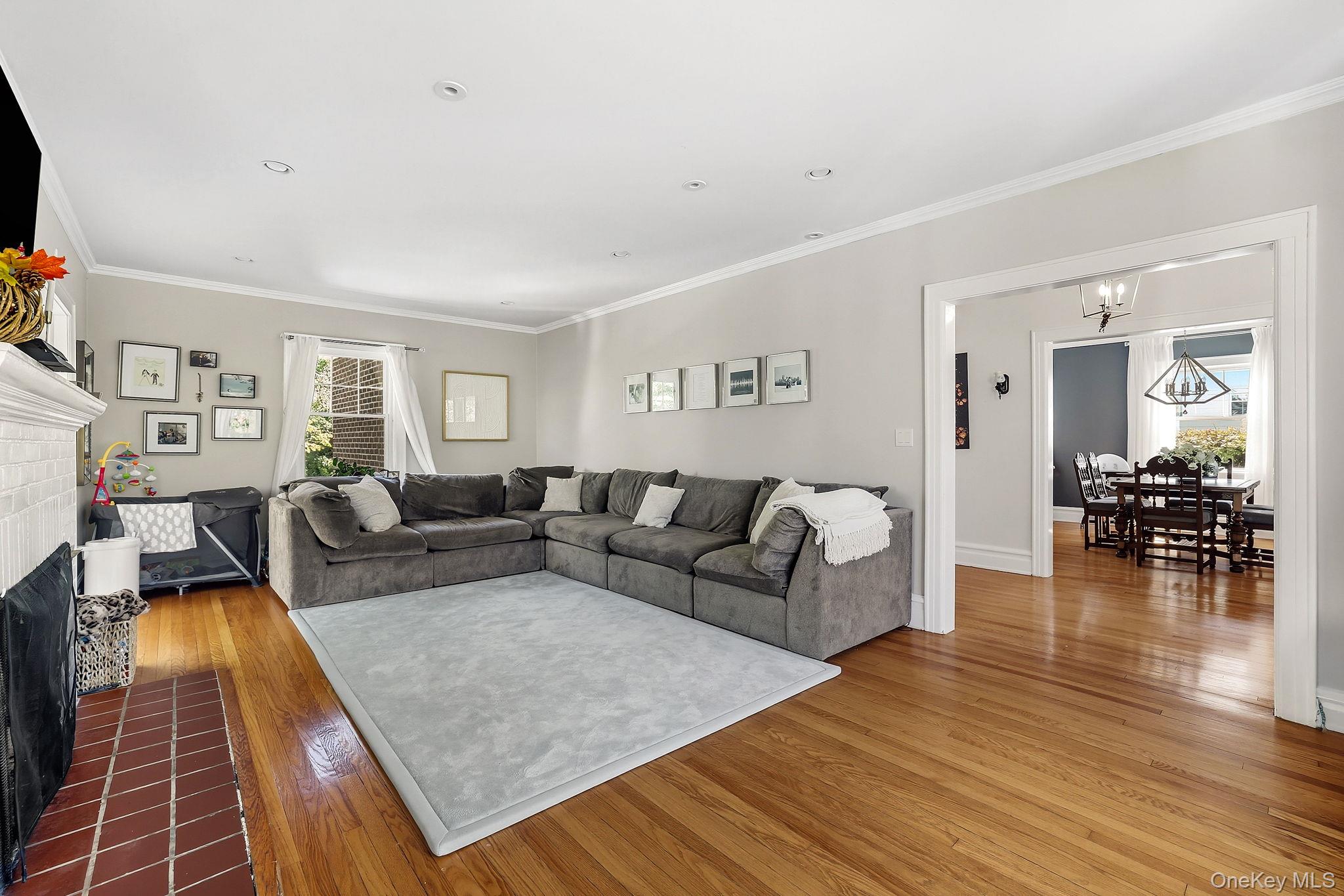 White Plains, New York 10603, United States, 5 Bedrooms Bedrooms, ,3 BathroomsBathrooms,Residential,Active,215470