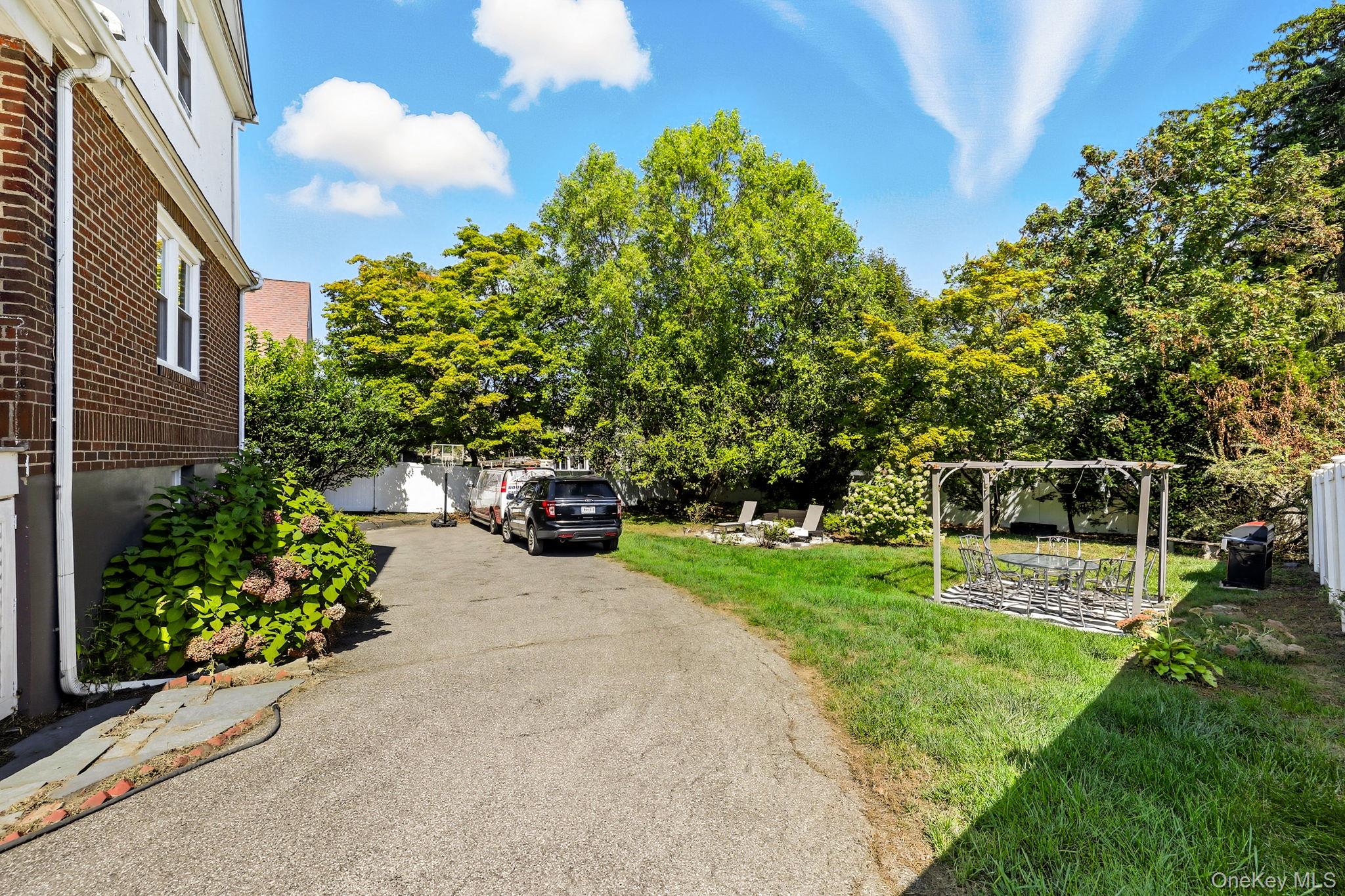 White Plains, New York 10603, United States, 5 Bedrooms Bedrooms, ,3 BathroomsBathrooms,Residential,Active,215470