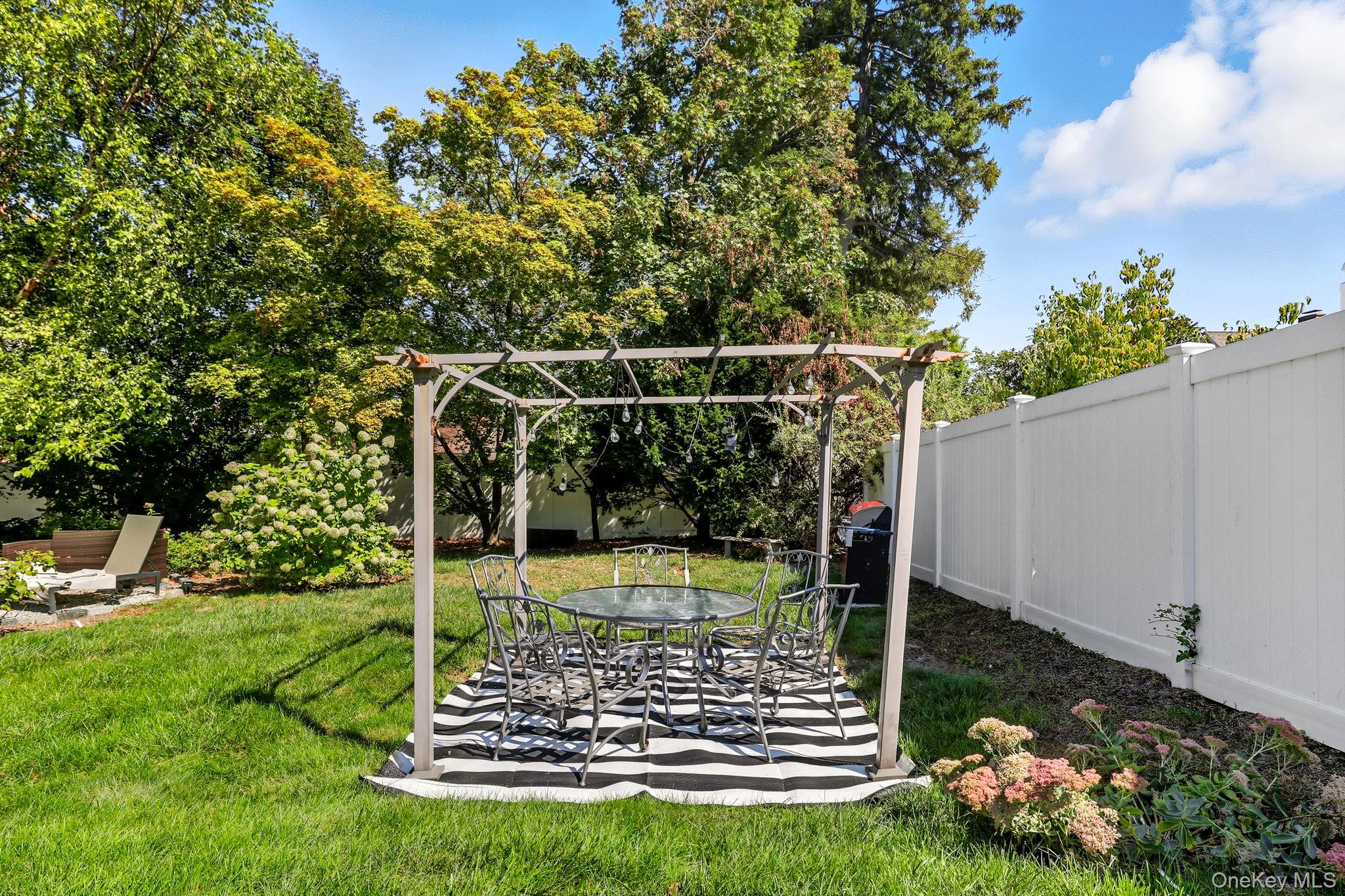 White Plains, New York 10603, United States, 5 Bedrooms Bedrooms, ,3 BathroomsBathrooms,Residential,Active,215470