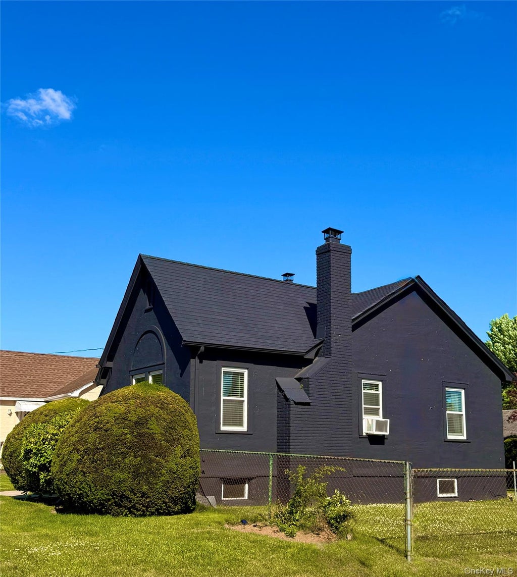 Photo of 43 Elinor Place, Freeport, NY 11520 (MLS # 1063385)