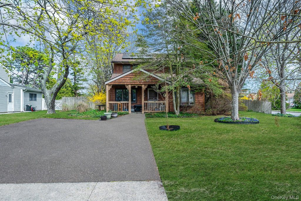 Photo of 35 Mercury Avenue, East Patchogue, NY 11772 (MLS # 989079)