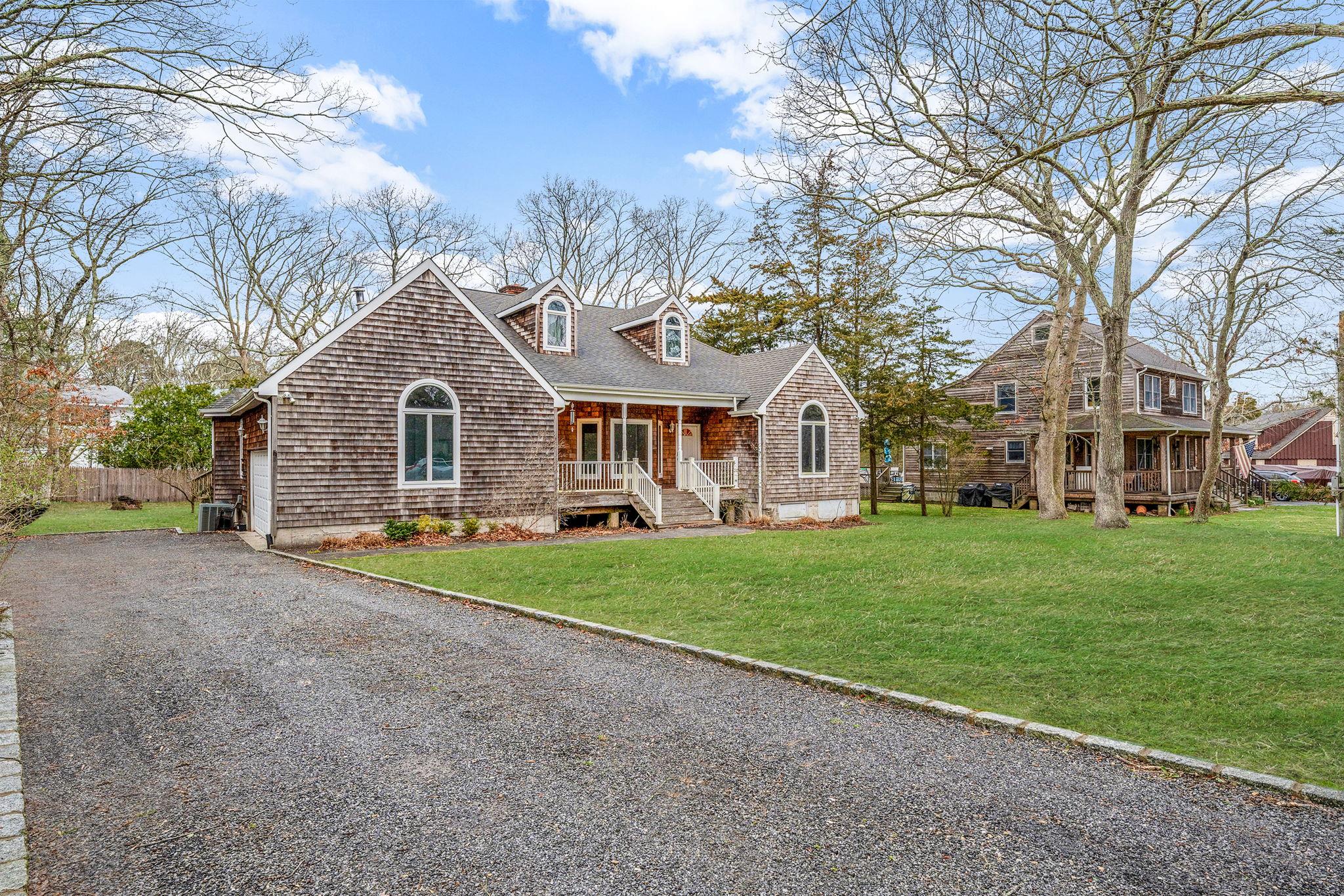 64 Turtle Cove Drive, Southampton, New York image 4