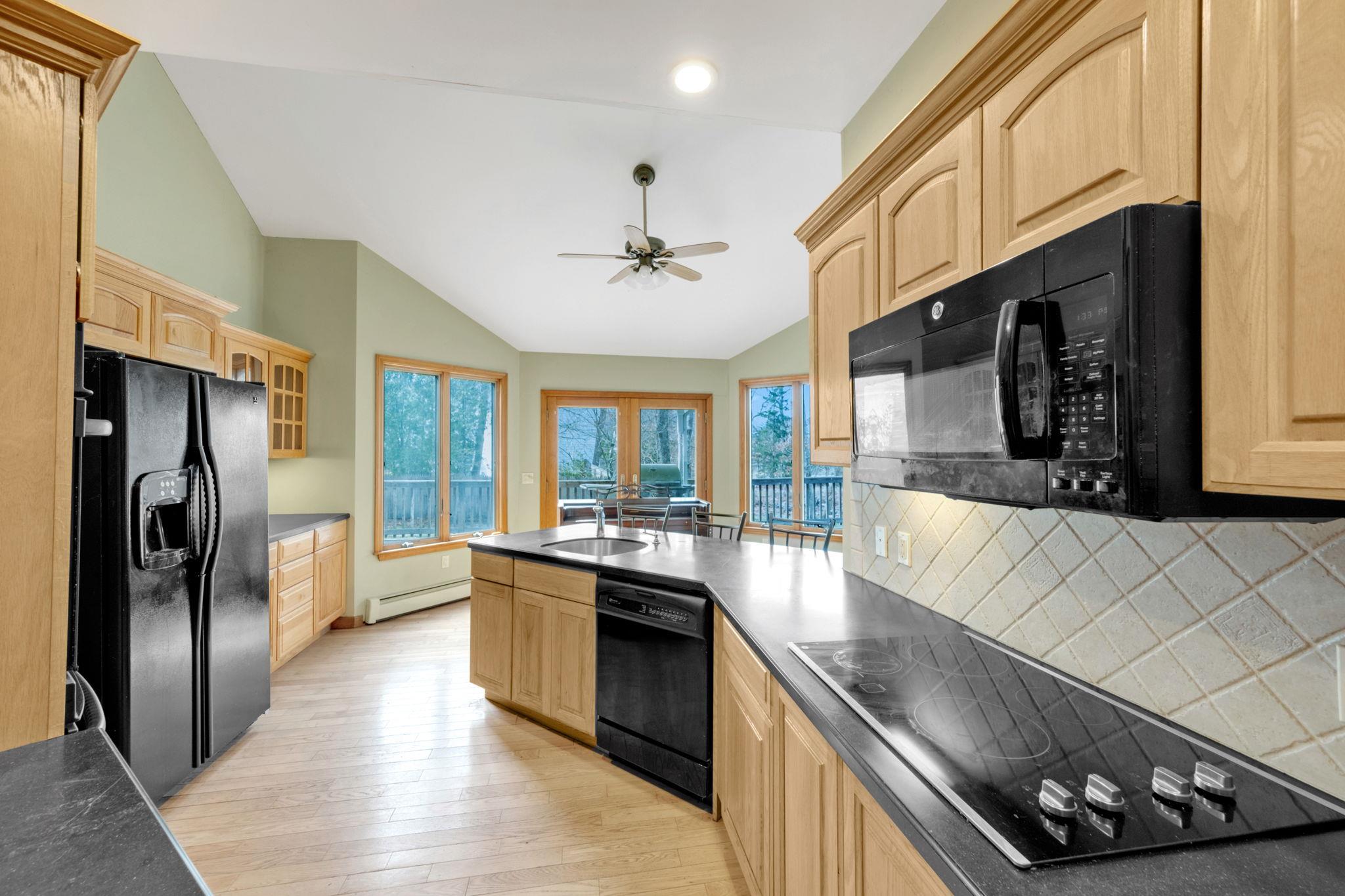 64 Turtle Cove Drive, Southampton, New York image 19
