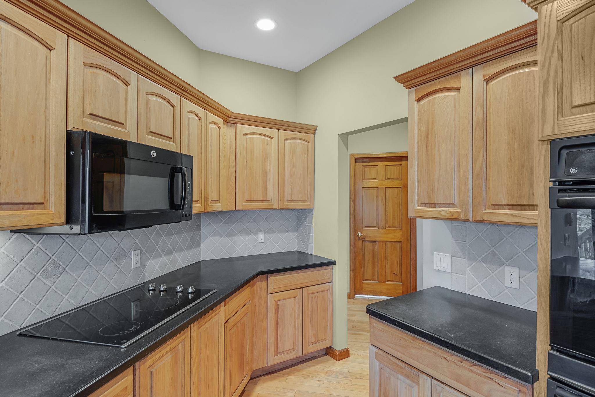 64 Turtle Cove Drive, Southampton, New York image 18