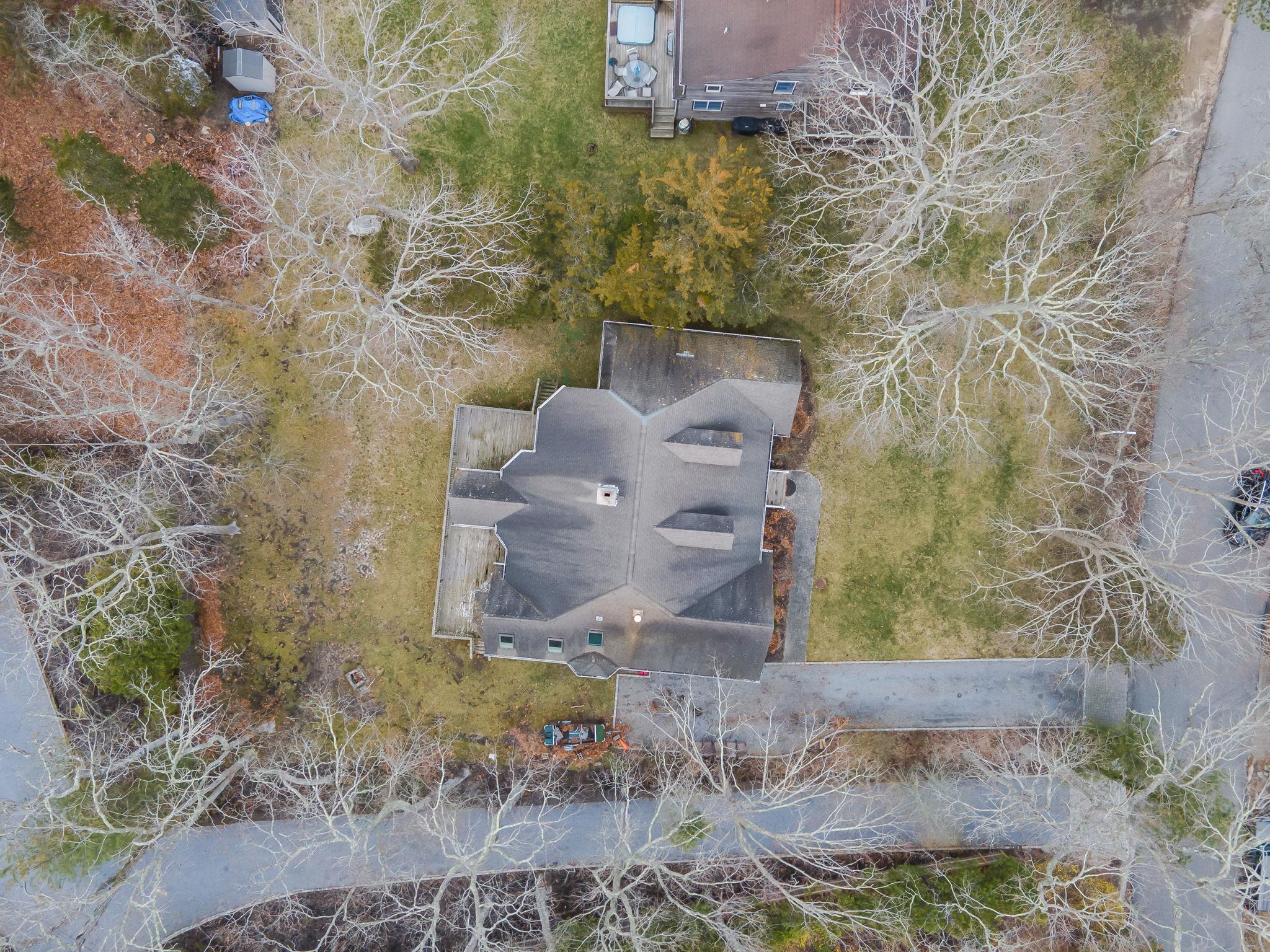 64 Turtle Cove Drive, Southampton, New York image 38
