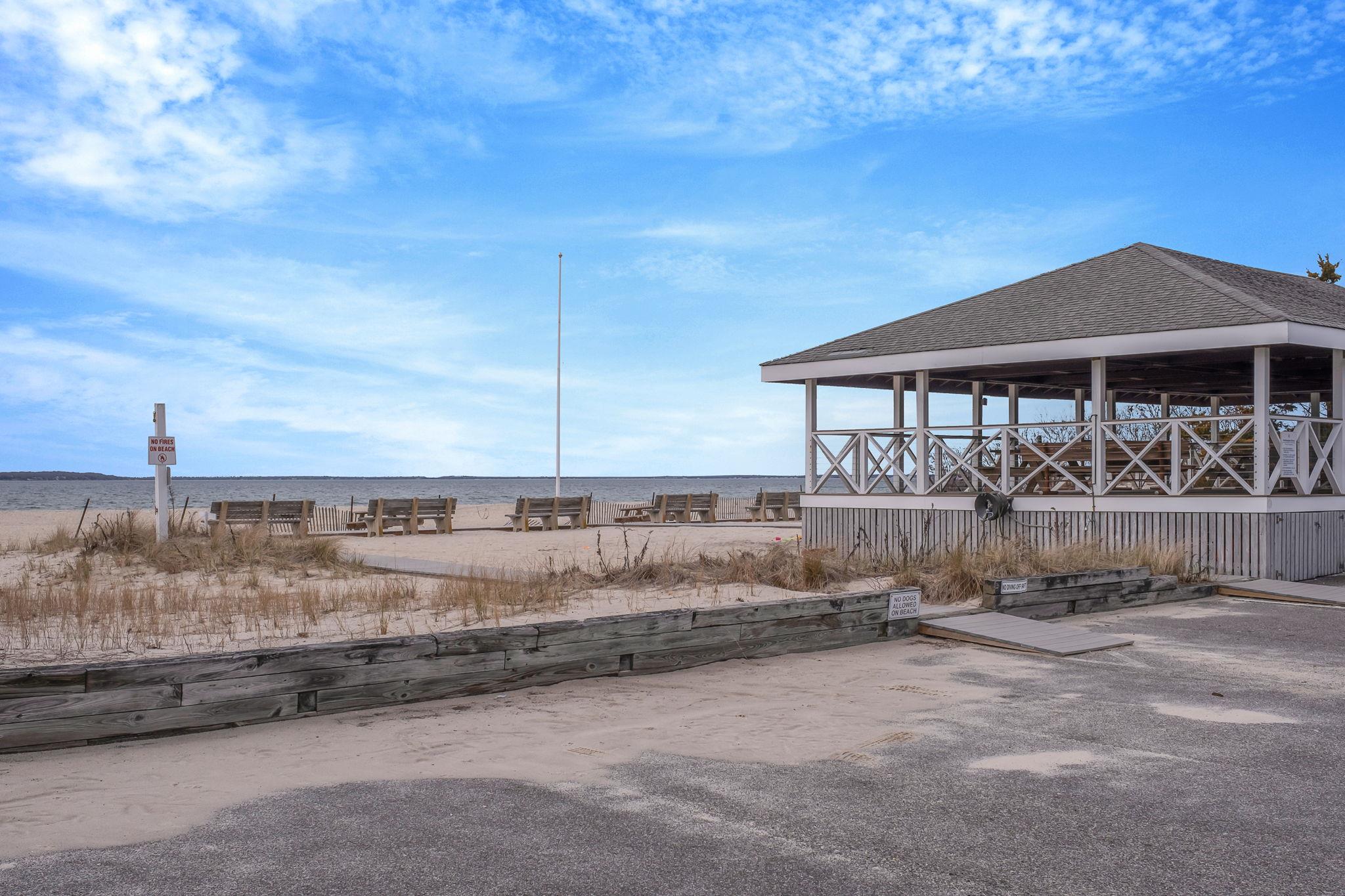64 Turtle Cove Drive, Southampton, New York image 34