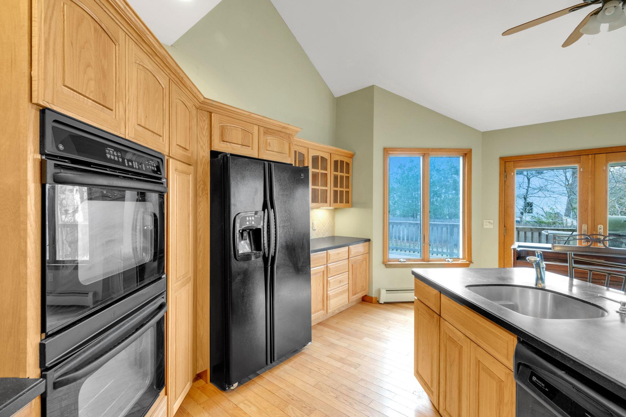64 Turtle Cove Drive, Southampton, New York image 20
