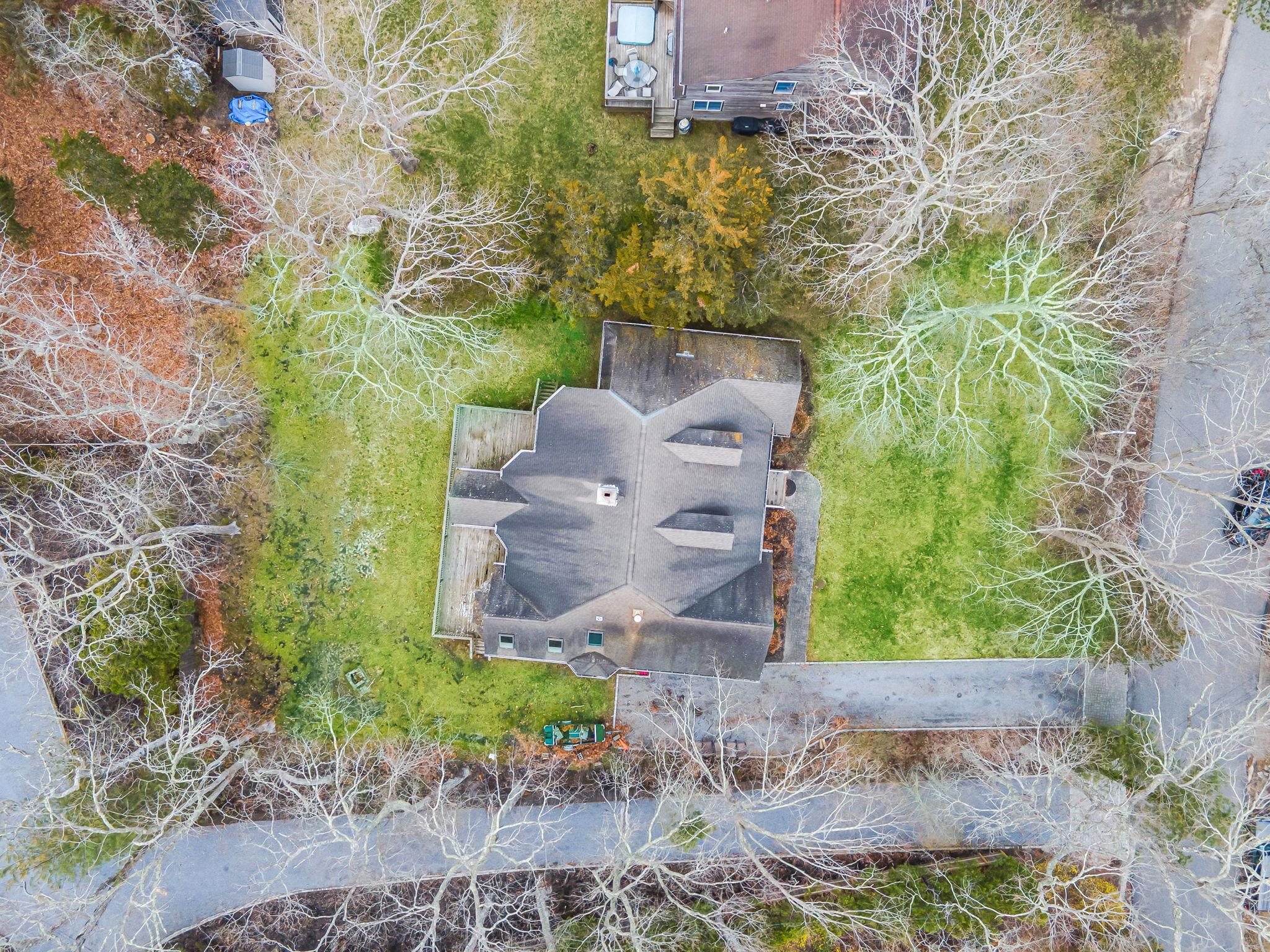 64 Turtle Cove Drive, Southampton, New York image 39