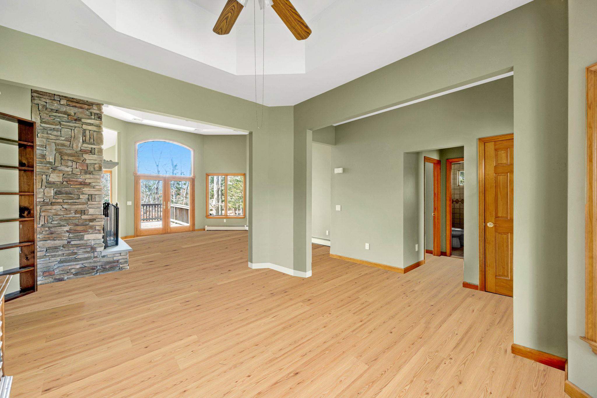 64 Turtle Cove Drive, Southampton, New York image 11