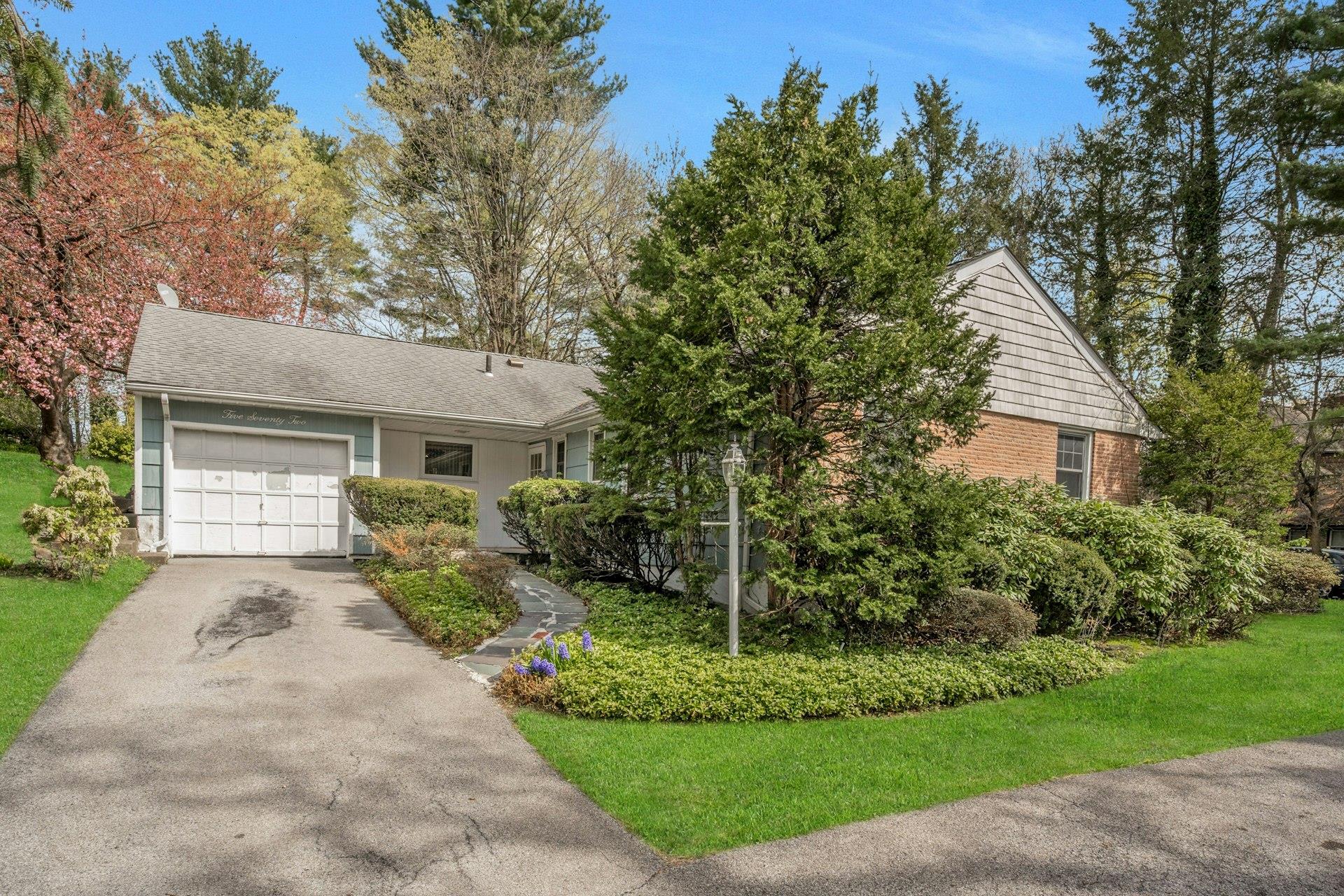 572 Scarsdale Road, Tuckahoe, New York image 1