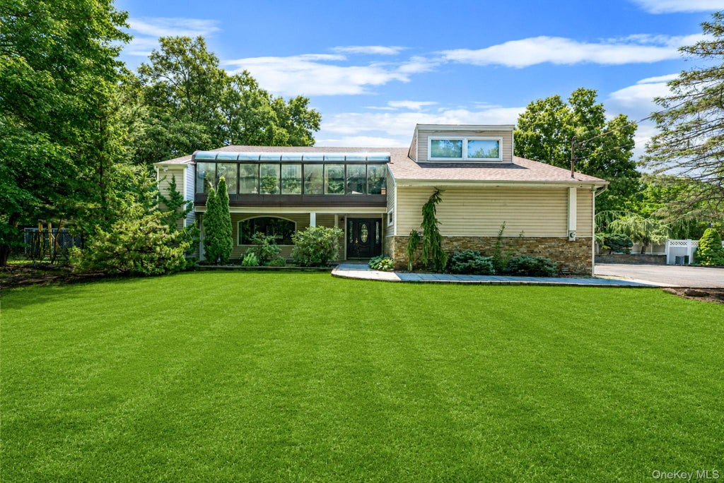 Photo of 174 Dix Hills Road, Dix Hills, NY 11746 (MLS # 1025247)