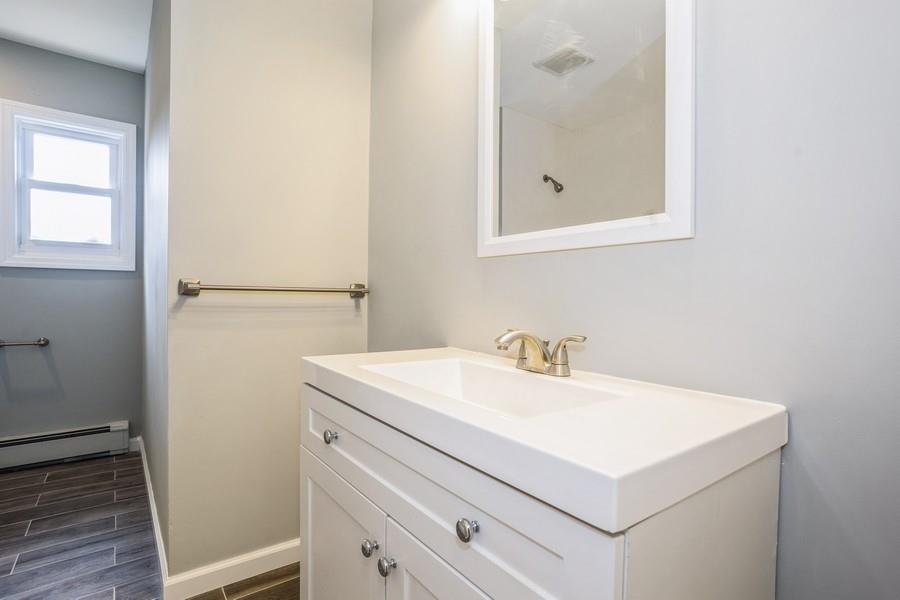 8 Fleet Road, Shirley, New York image 10