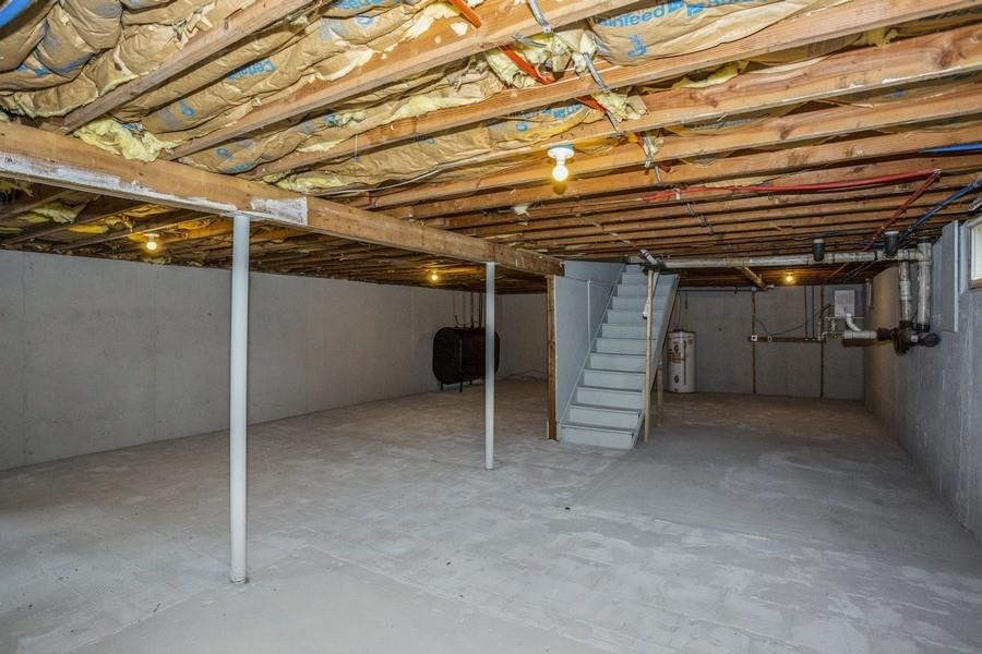 8 Fleet Road, Shirley, New York image 14