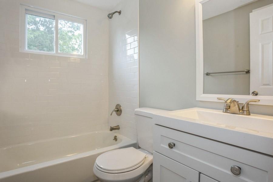 8 Fleet Road, Shirley, New York image 11