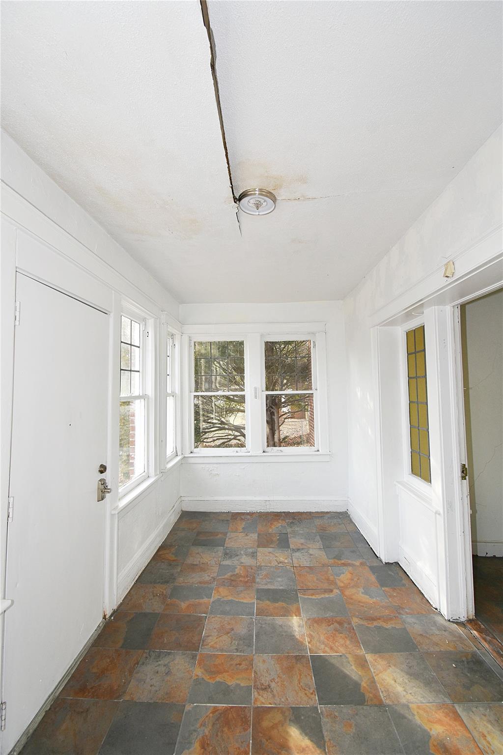 55 Stuyvesant Plz, Mount Vernon, New York image 2