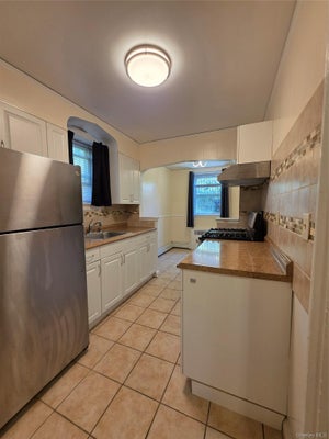 3002 WILSON AVE, BRONX, NY 10469 - Image 0efc4d0624d94a492816b258cd31b97e/285390908